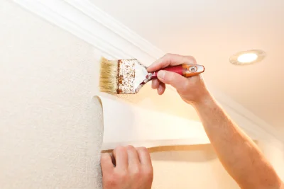 Pose de papier peint à Loc-Eguiner — revêtements muraux et toiles de verre